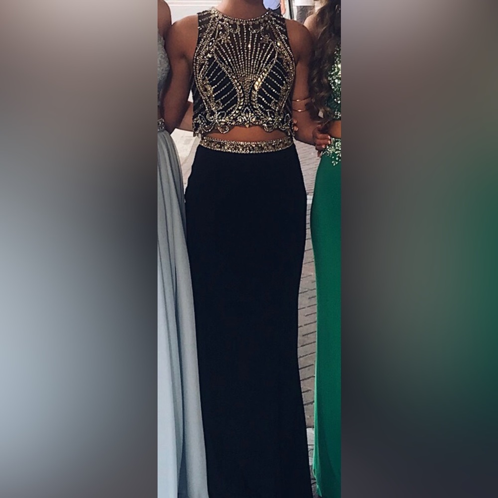 Black and gold 2 piece prom dress. Size 0! - Picture 7 of 8
